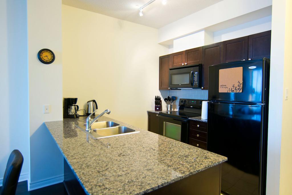 Maplewood Furnished Suites Mississauga Esterno foto