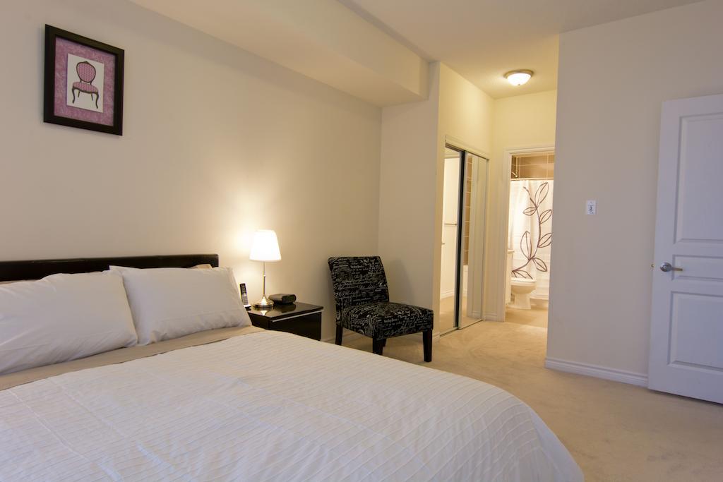 Maplewood Furnished Suites Mississauga Esterno foto