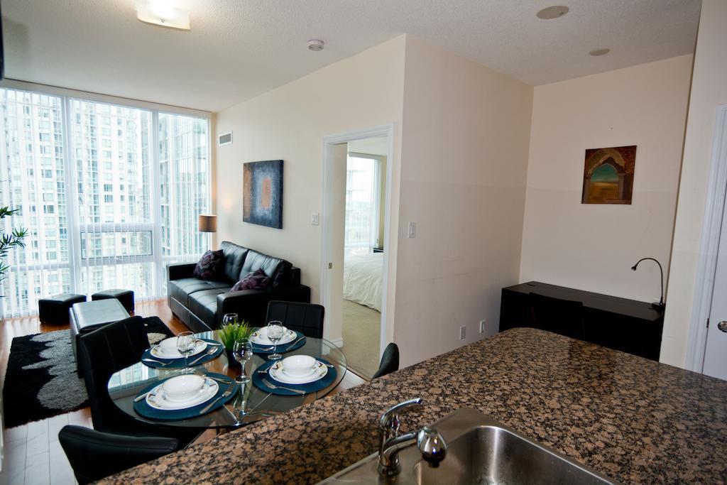 Maplewood Furnished Suites Mississauga Esterno foto