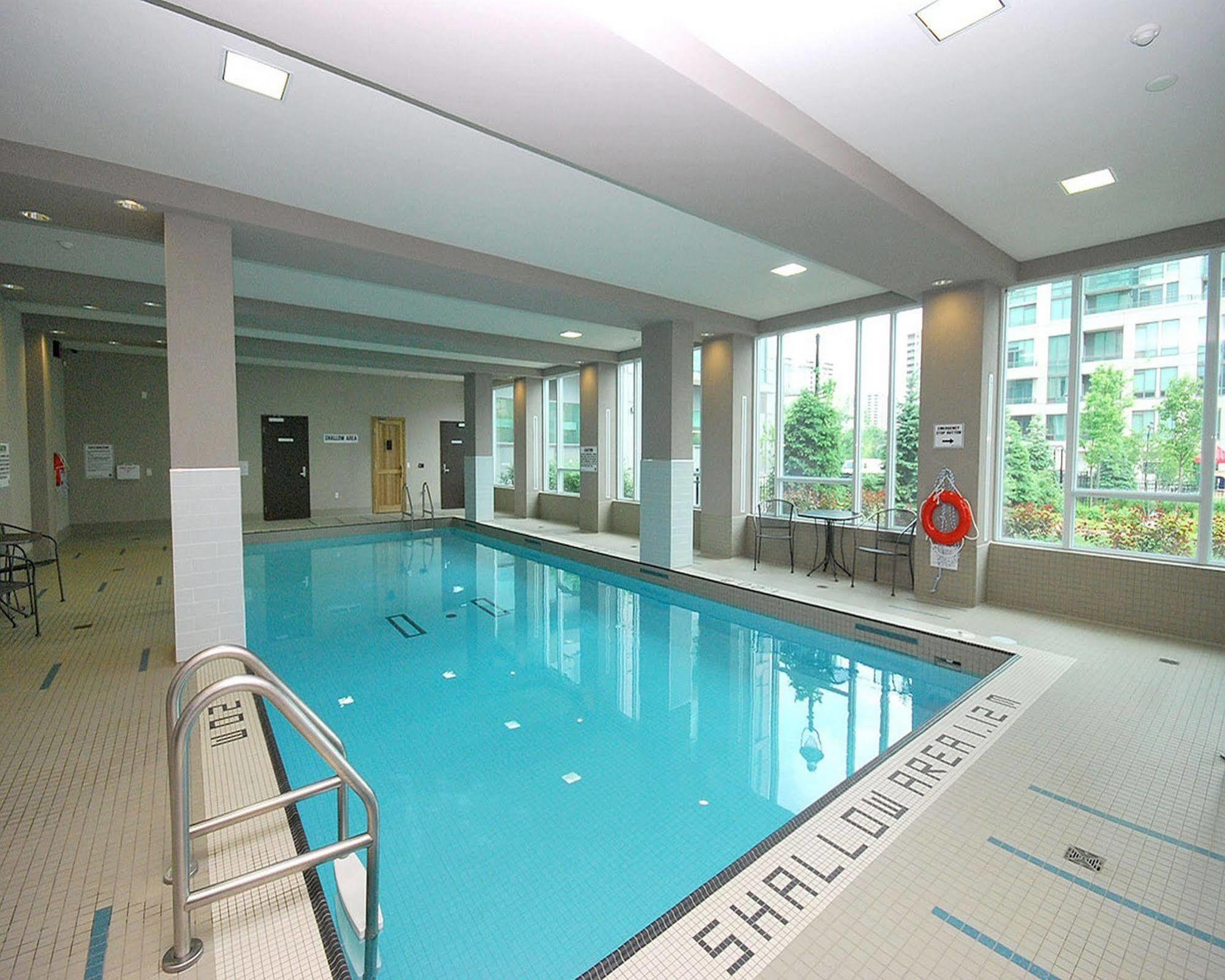 Maplewood Furnished Suites Mississauga Esterno foto